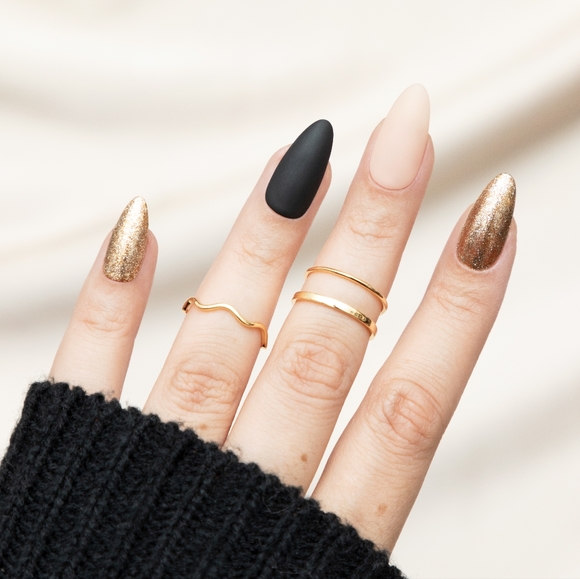 🌟 Night at the Opera, Handmade Nail Set - Picture 2 of 13